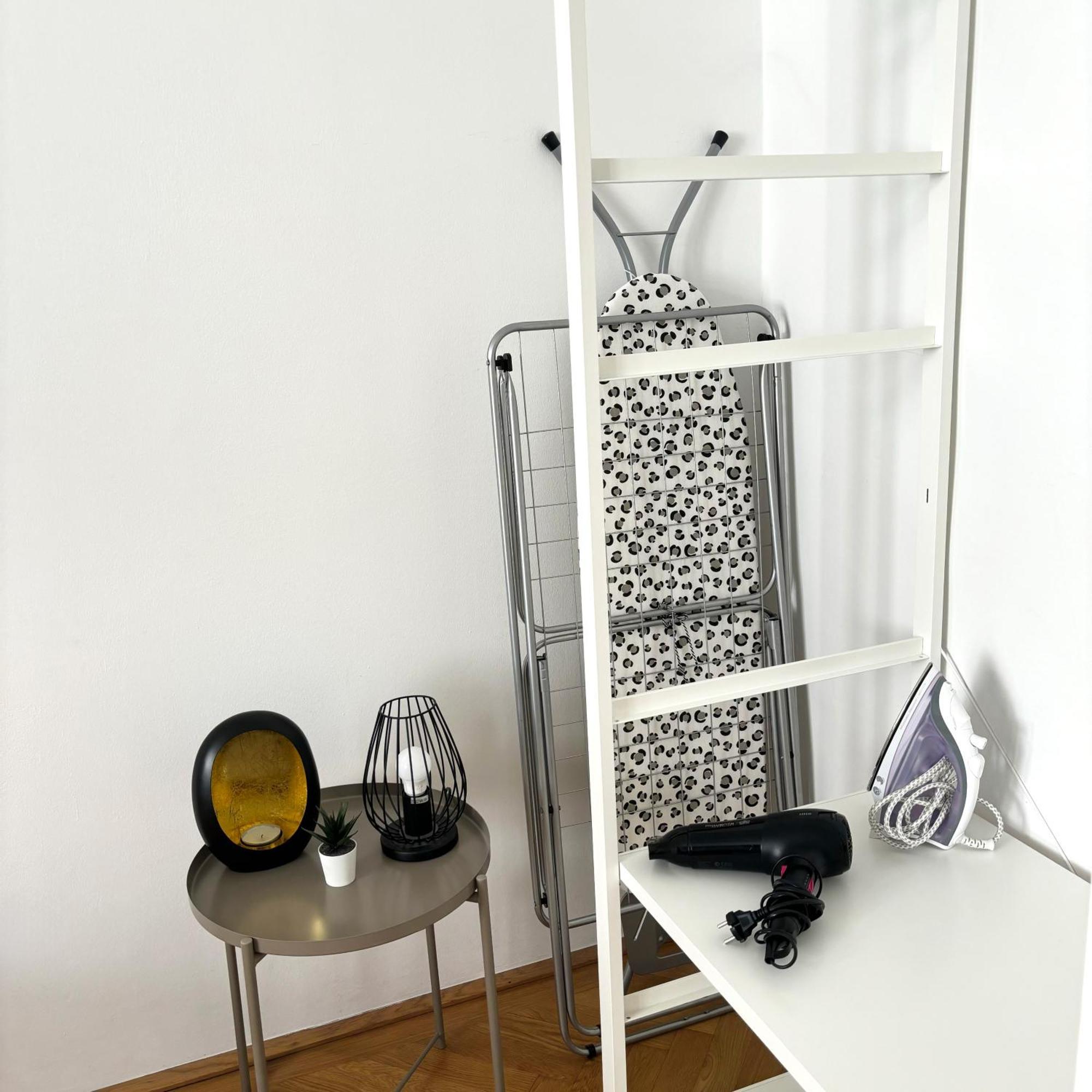 Central Mariahilfer Apartment 5 Min To The Schoenbrunn Palace And City Shopping Center Vienna Exterior photo